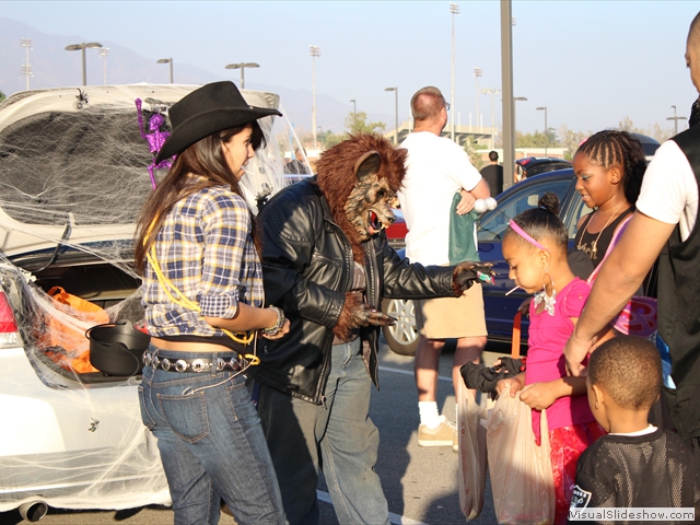 Trunk-or-Treat_048